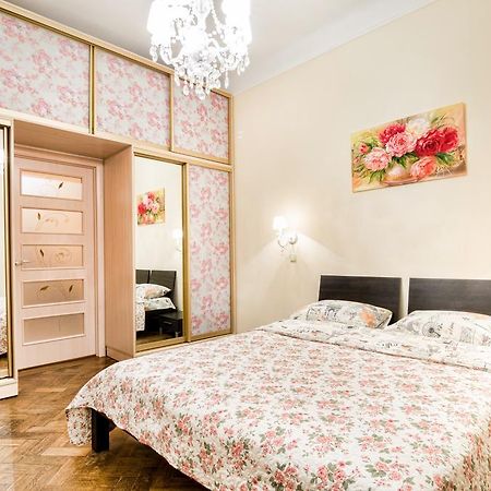 Flower Apartment. Central Location. Львів Екстер'єр фото