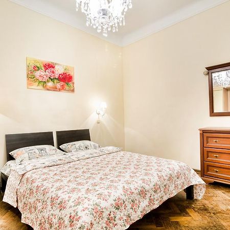 Flower Apartment. Central Location. Львів Екстер'єр фото